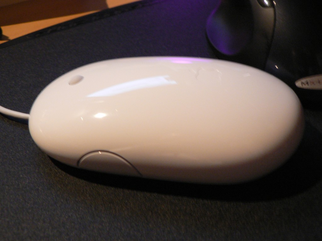 photo_souris_apple_mighty_mouse_03-08-2006_15