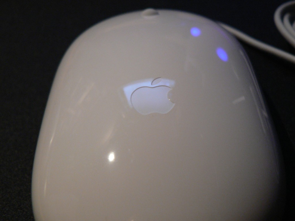 photo_souris_apple_mighty_mouse_03-08-2006_25